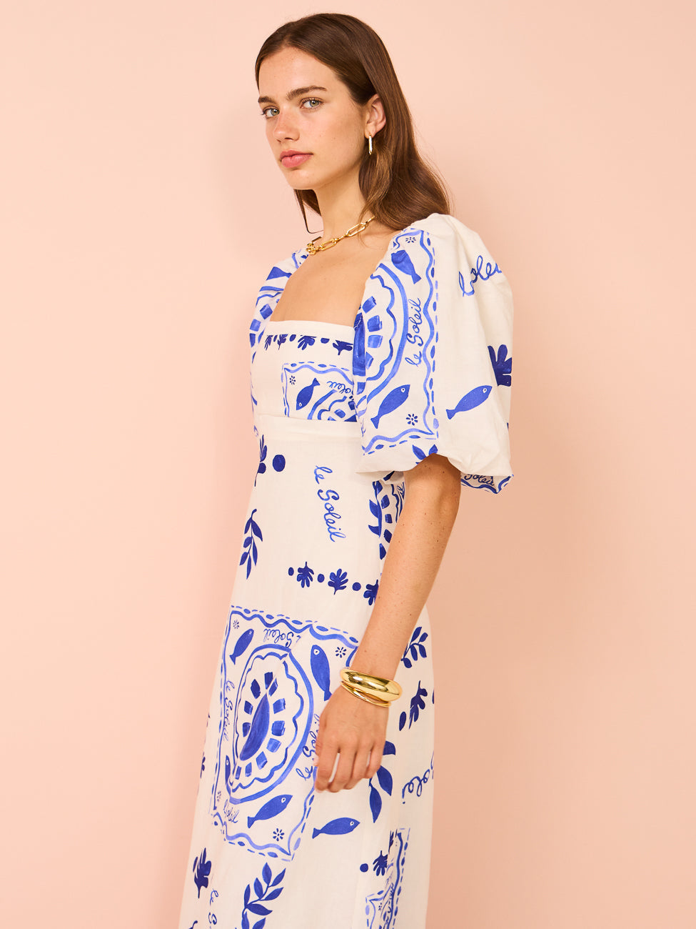 Beautifully Finished Dress in a Timeless Design