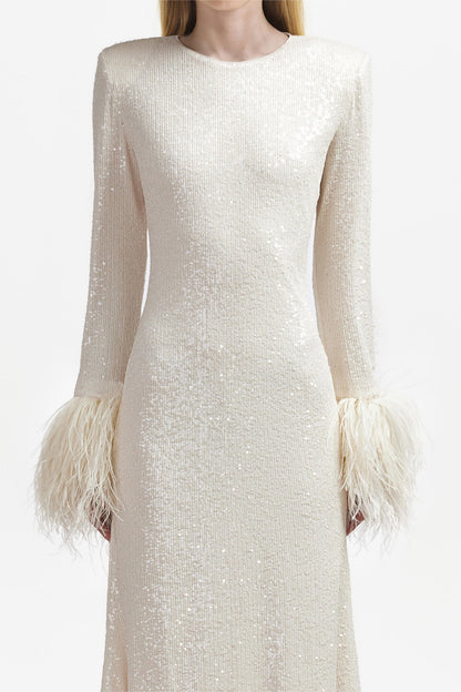 Beautifully Crafted Dress in a Classic Style