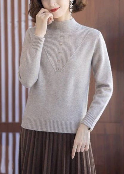 Effortlessly Elegant Top with a Timeless Design