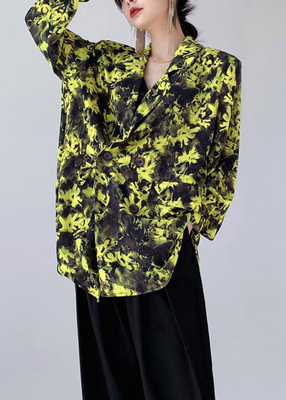 Classic Vintage Shirt with a Flattering Fit