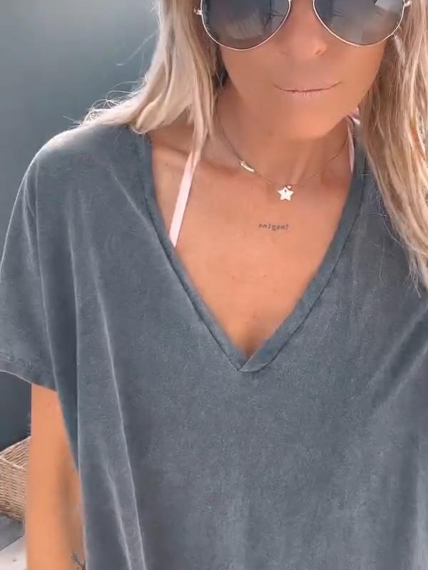 Effortlessly Elegant Top with a Timeless Design