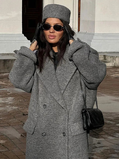 Classic Vintage & Enduringly Stylish Coat