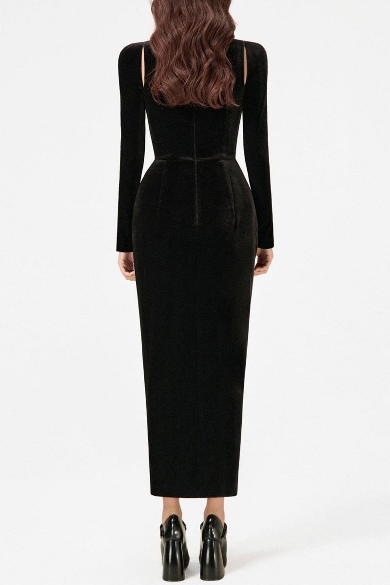 Well Tailored Dress with a Graceful Silhouette