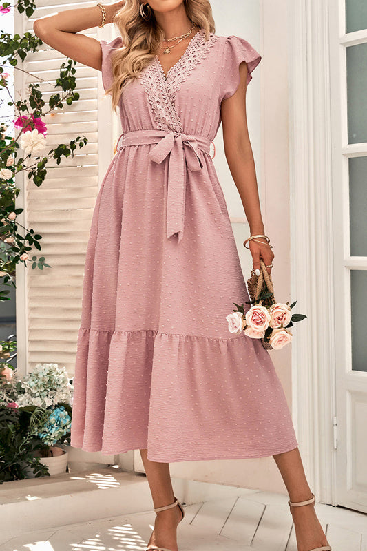 Effortlessly Elegant Dress with a Timeless Design