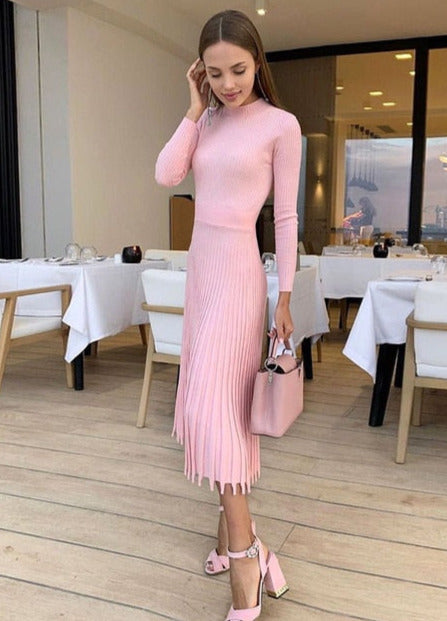 Classic Vintage Dress with a Flattering Fit