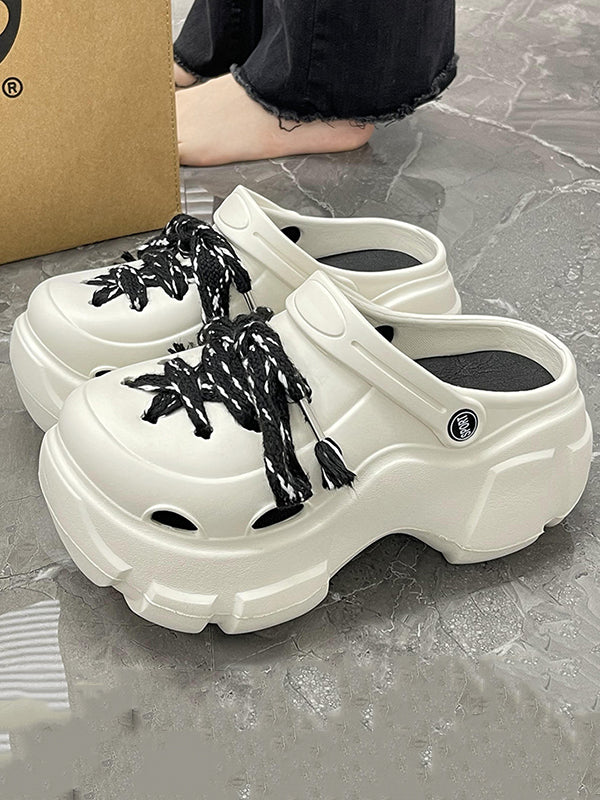 Well Tailored Sandals with a Graceful Silhouette
