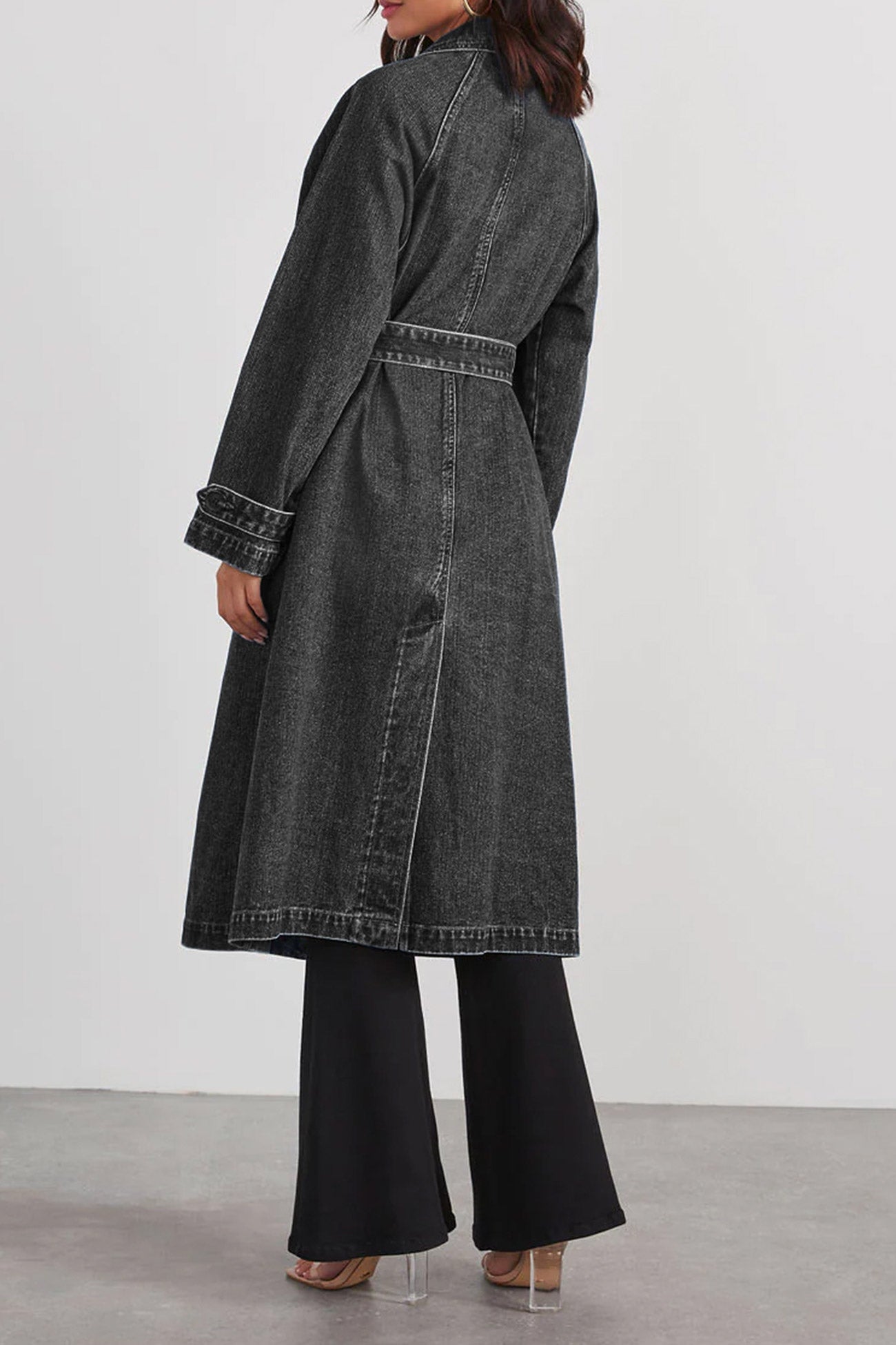 Beautifully Finished Coat in a Timeless Design