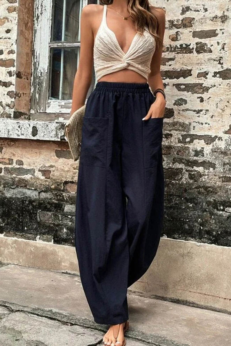 Effortlessly Elegant Pants with a Timeless Design