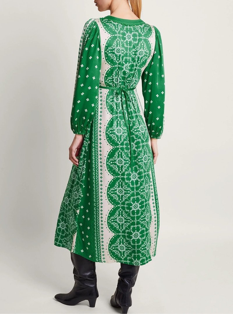Sophisticated Dress with a Clean Classic Look