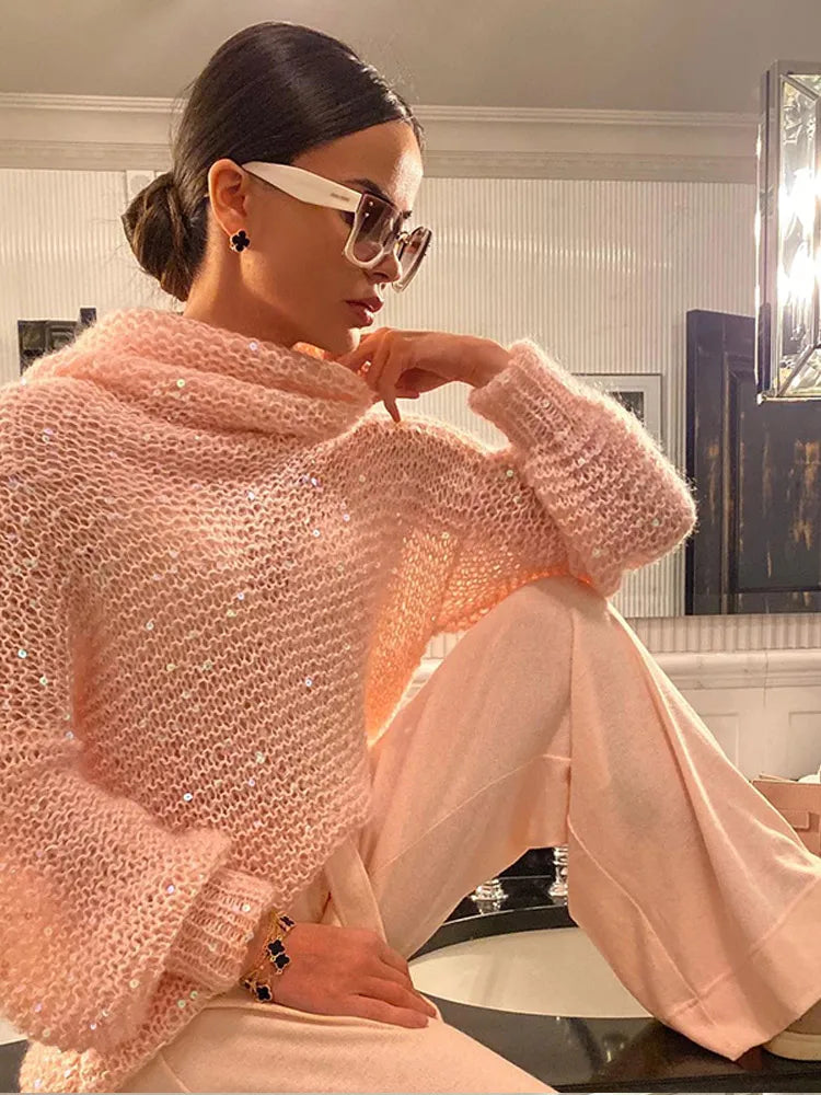 Well Tailored Sweater with a Graceful Silhouette