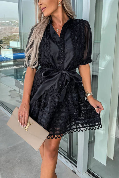 Effortlessly Elegant Dress with a Timeless Design