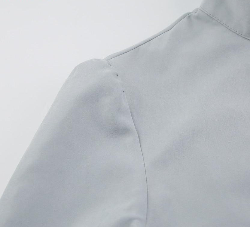 Effortlessly Elegant Blouse with a Timeless Design