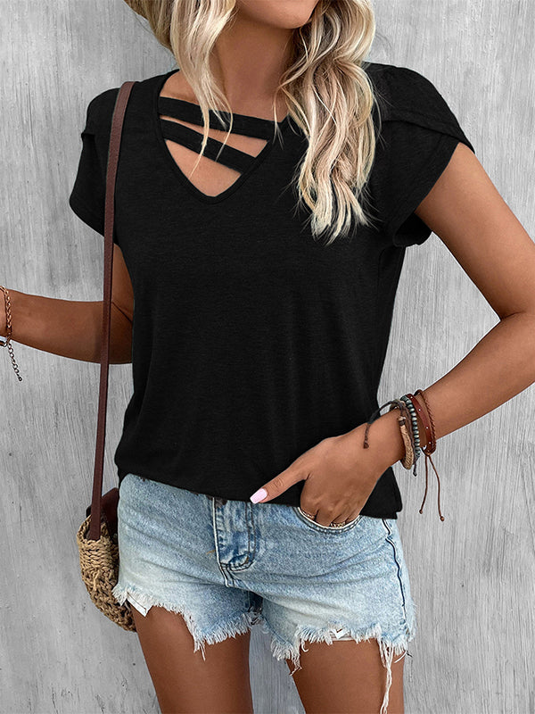 Effortlessly Elegant T-Shirt with a Timeless Design