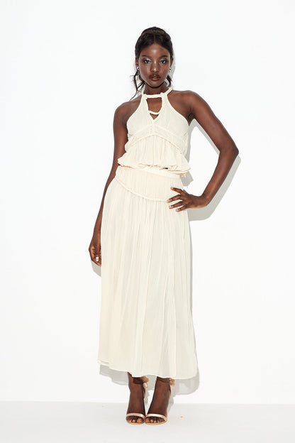 Sophisticated Garment with a Clean Classic Look