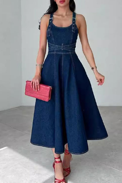 Sophisticated Dress with a Clean Classic Look