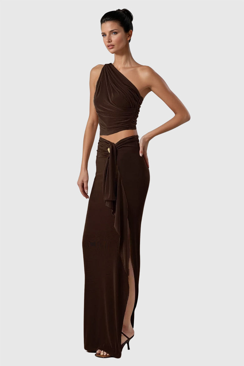 Beautifully Finished Garment in a Timeless Design