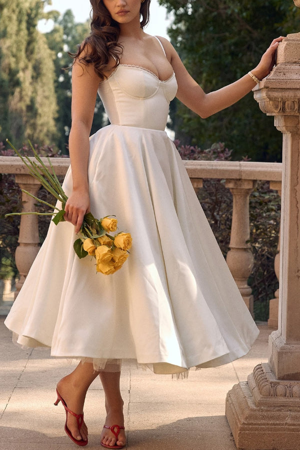 Classic Vintage Dress with a Flattering Fit