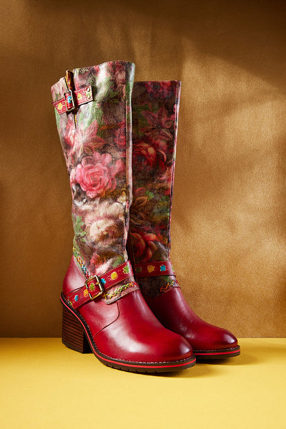 Effortlessly Elegant Boots with a Timeless Design