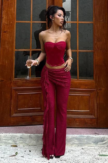 Effortlessly Elegant Pants with a Timeless Design