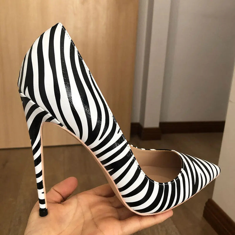 Effortlessly Elegant Heels with a Timeless Design