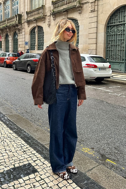 Effortlessly Elegant Jacket with a Timeless Design