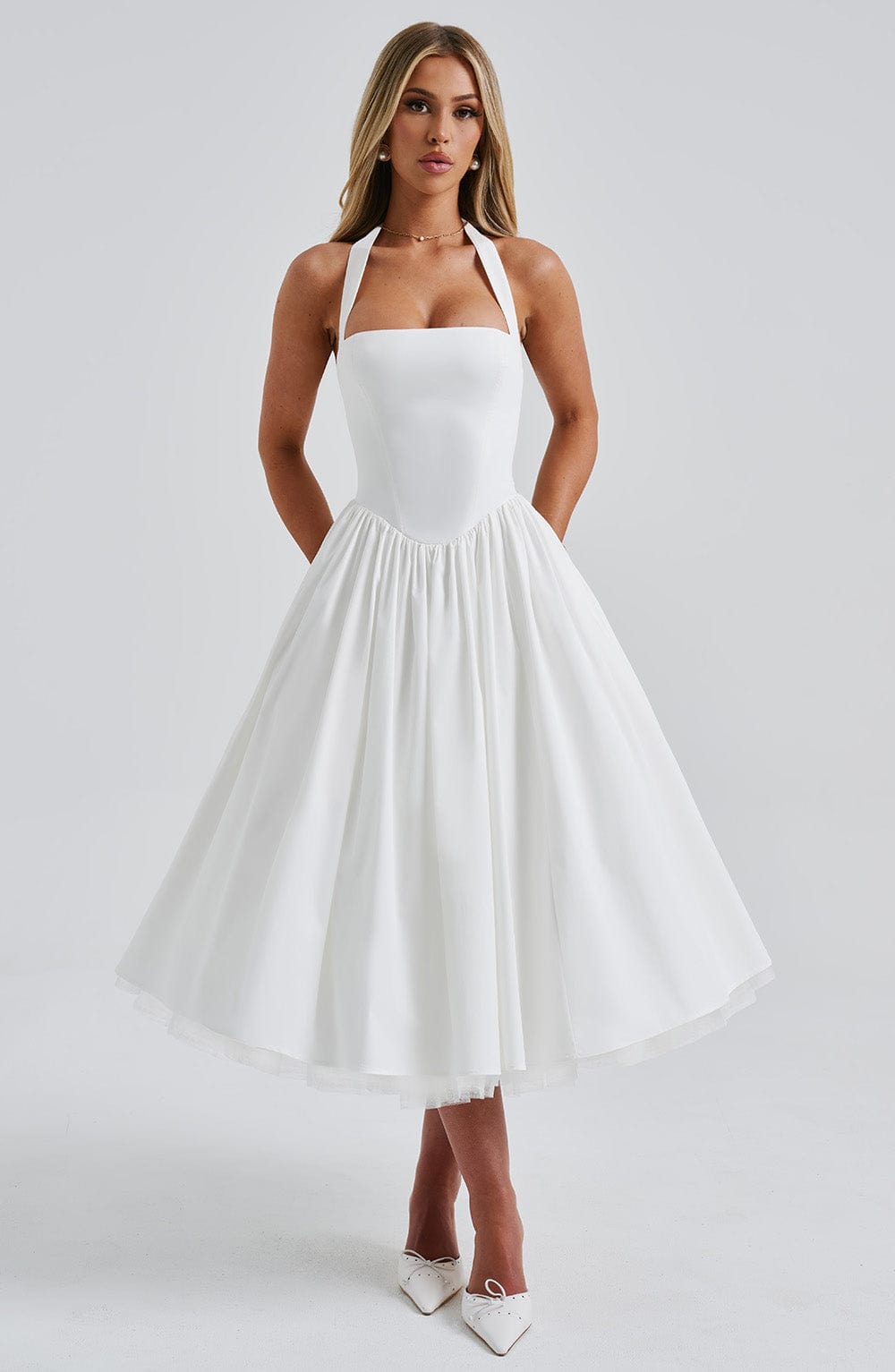 Effortlessly Elegant Dress with a Timeless Design