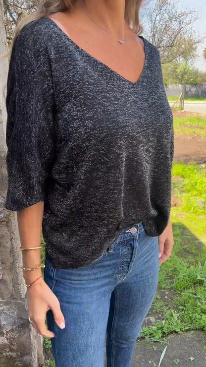 Effortlessly Elegant Top with a Timeless Design
