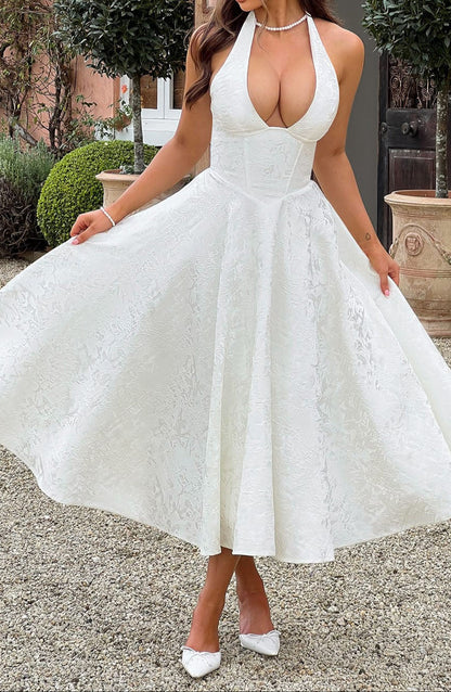 Polished Dress with an Effortless Classic Look