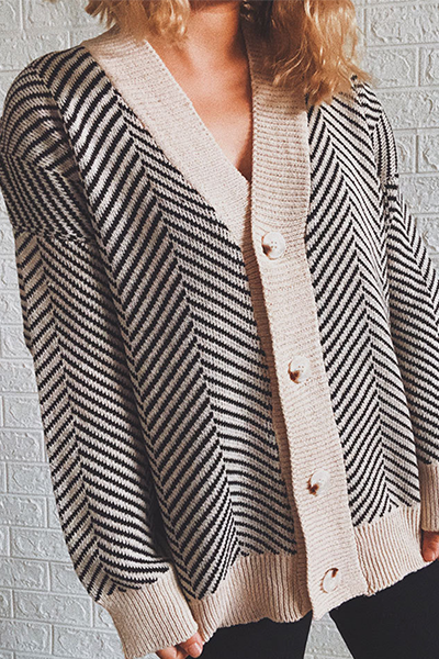 Effortlessly Elegant Sweater with a Timeless Design