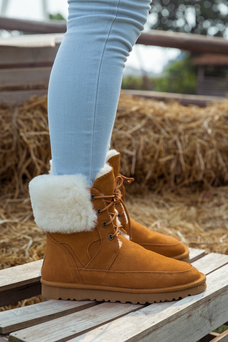 Well Tailored Boots with a Graceful Silhouette