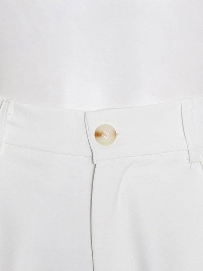 Well Tailored Pants with a Graceful Silhouette