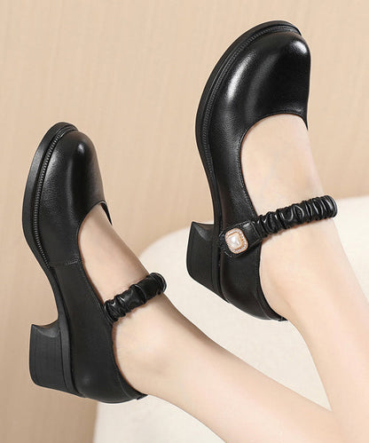 Sophisticated Garment with a Clean Classic Look