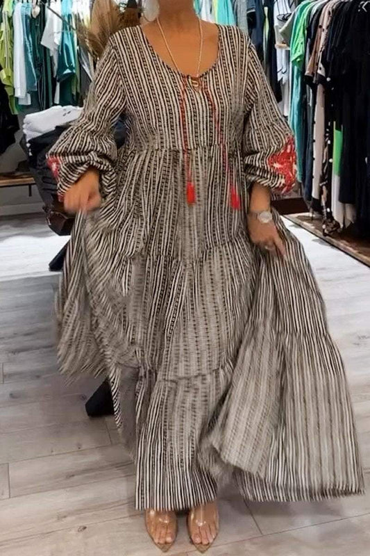 Classic Vintage Dress with a Flattering Fit