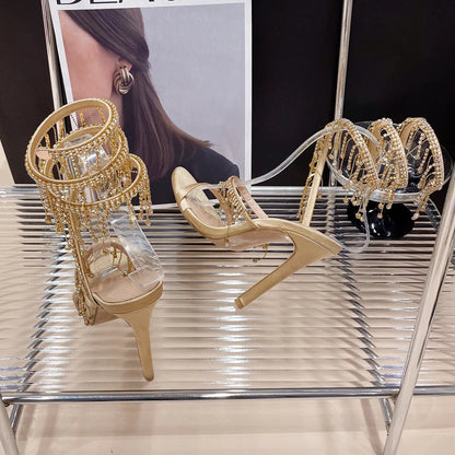 Classic Vintage Sandals with a Flattering Fit