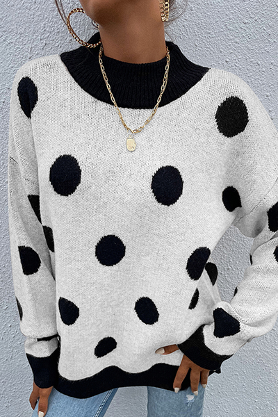 Well Tailored Sweater with a Graceful Silhouette