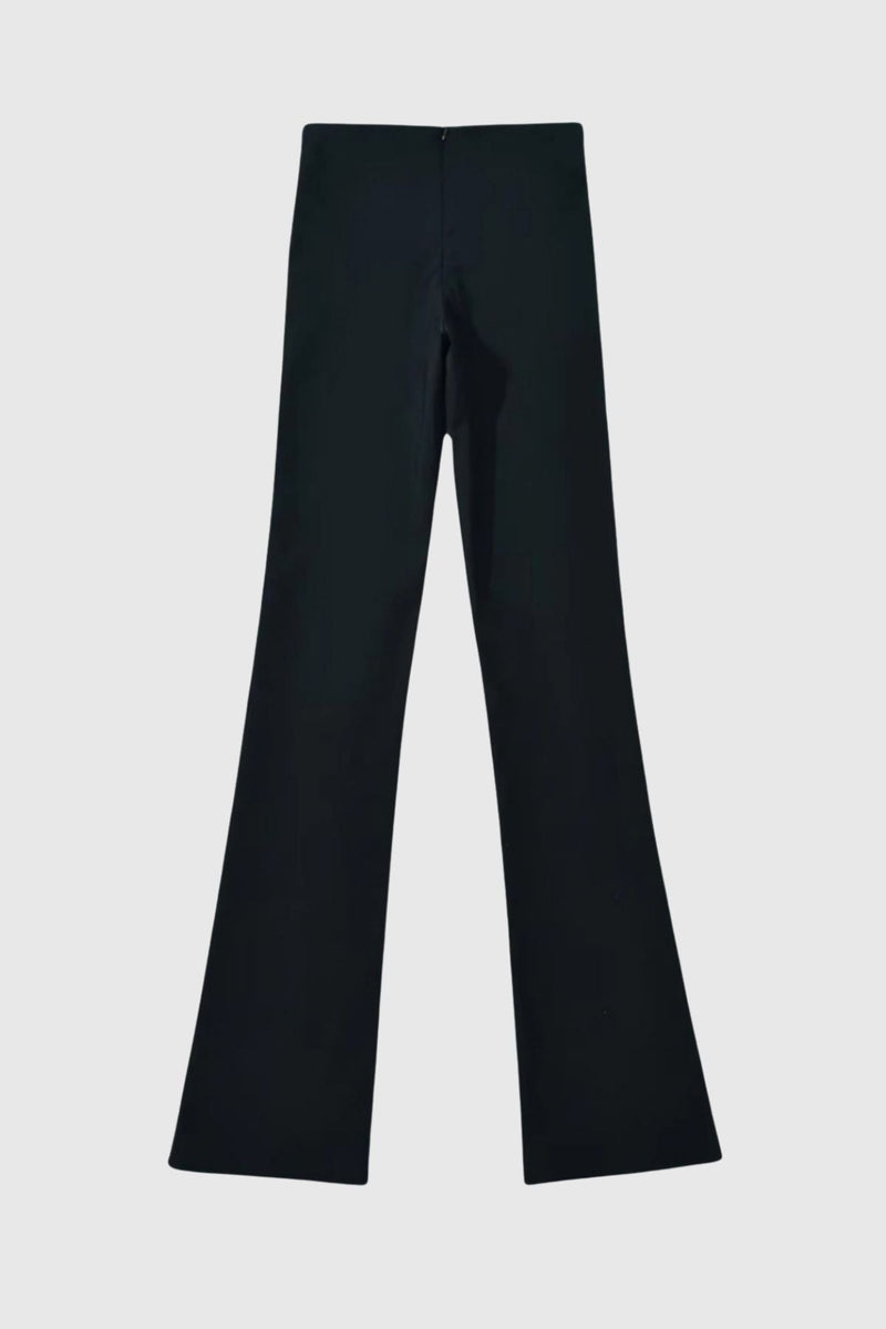 Well Tailored Garment with a Graceful Silhouette