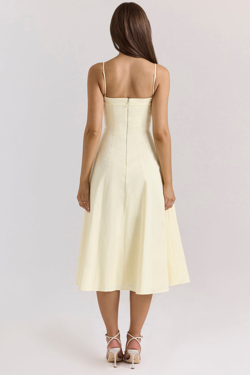 Effortlessly Elegant Dress with a Timeless Design