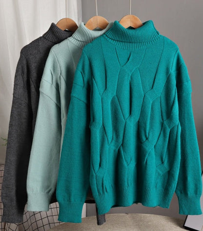 Effortlessly Elegant Sweater with a Timeless Design