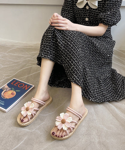 Effortlessly Elegant Sandals with a Timeless Design