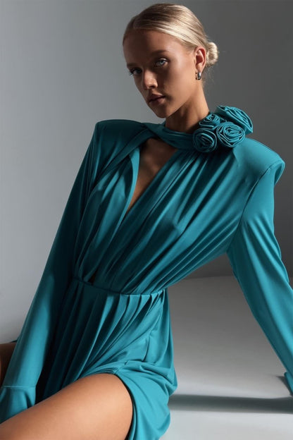Gracefully Styled Dress for Any Occasion