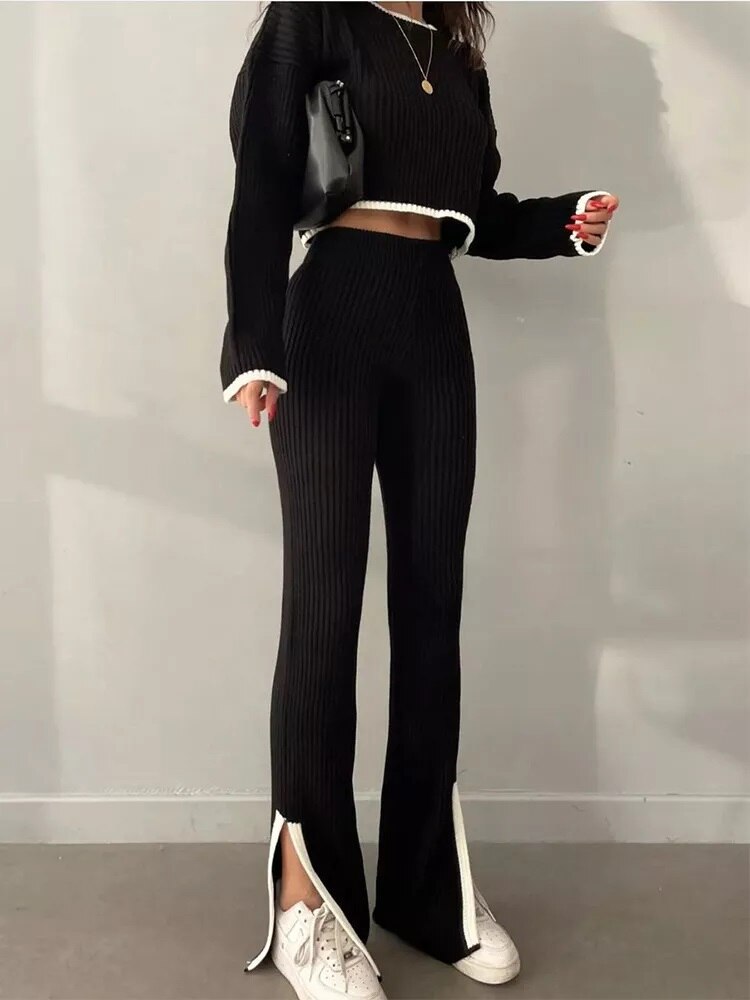 Effortlessly Elegant Sweater with a Timeless Design
