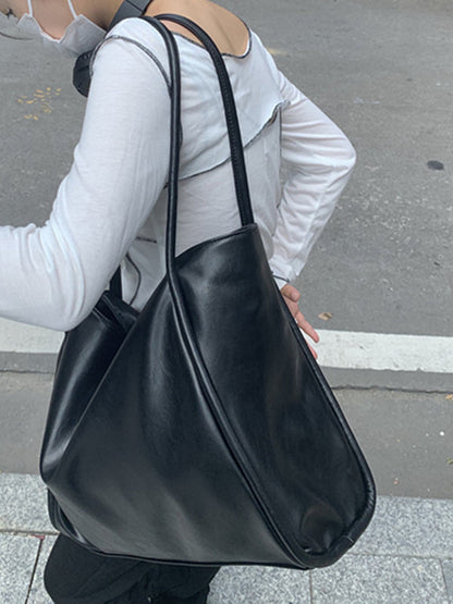 Well Tailored Bag with a Graceful Silhouette