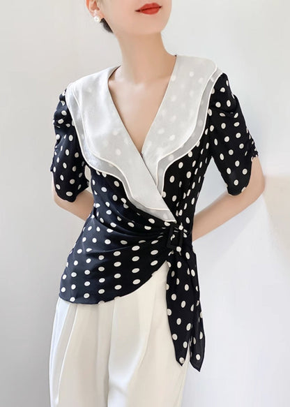 Effortlessly Elegant Top with a Timeless Design