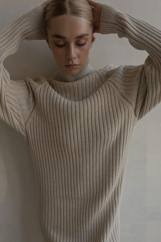 Effortlessly Elegant Sweater with a Timeless Design