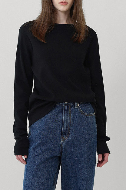 Effortlessly Elegant Top with a Timeless Design