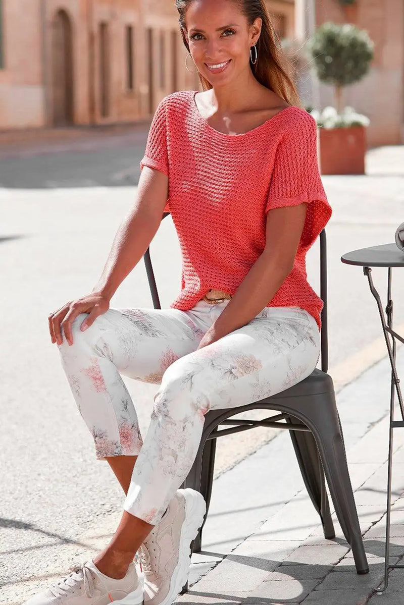 Effortlessly Elegant Sweater with a Timeless Design