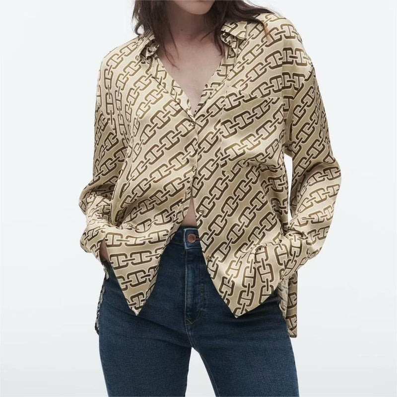 Well Tailored Shirt with a Graceful Silhouette