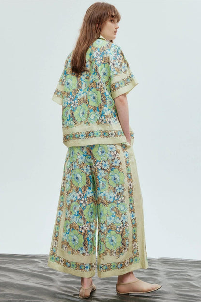 Effortlessly Elegant Shirt with a Timeless Design