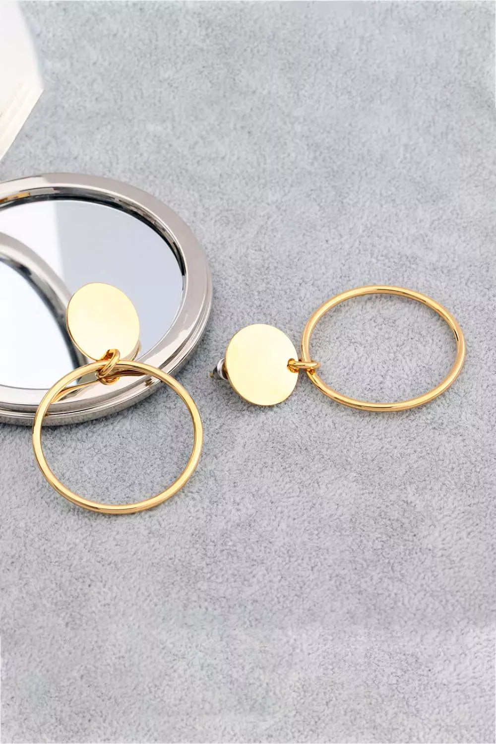 Effortlessly Elegant Garment with a Timeless Design