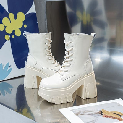 Elegantly Styled Boots for Everyday Wear